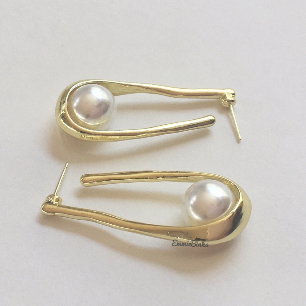 New Anthropologie Pearl Vintage Hoop Earrings - Picture 8 of 16